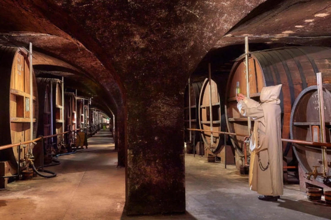 Chartreuse, liqueurs & secrets de moines : plongée dans un monde à part